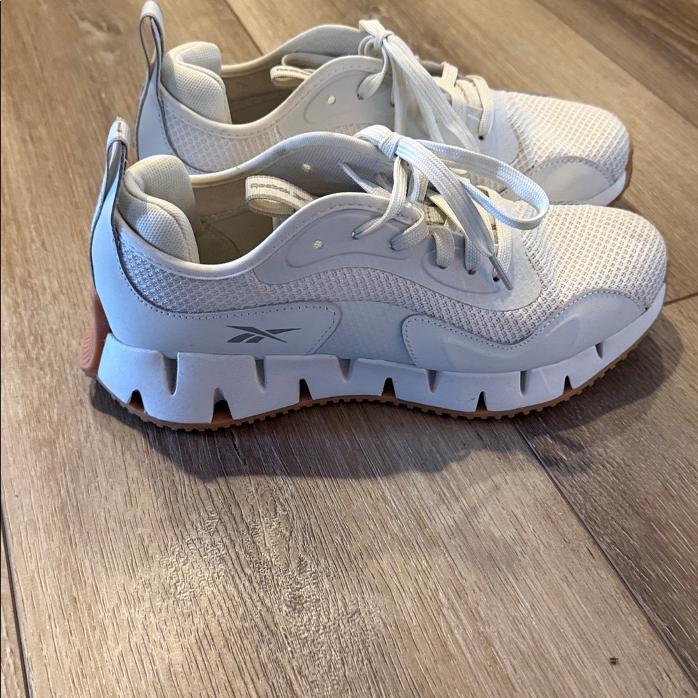 Reebok ortholite Zig Dynamica  running shoe 8.5 Womens